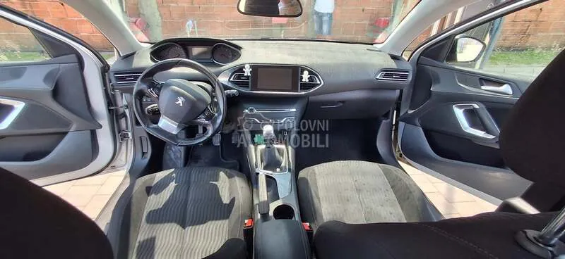 Peugeot 308 2014 photo 2