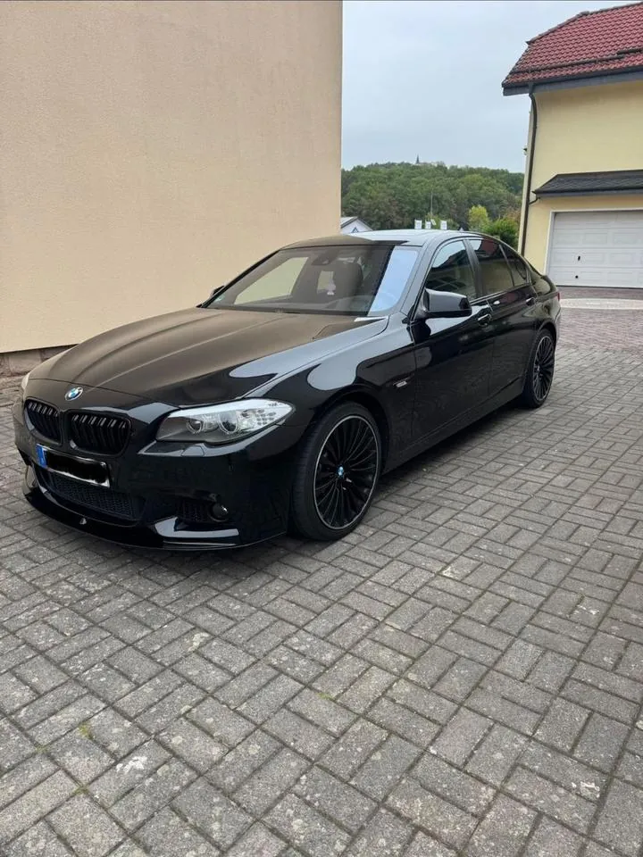 BMW 528I
