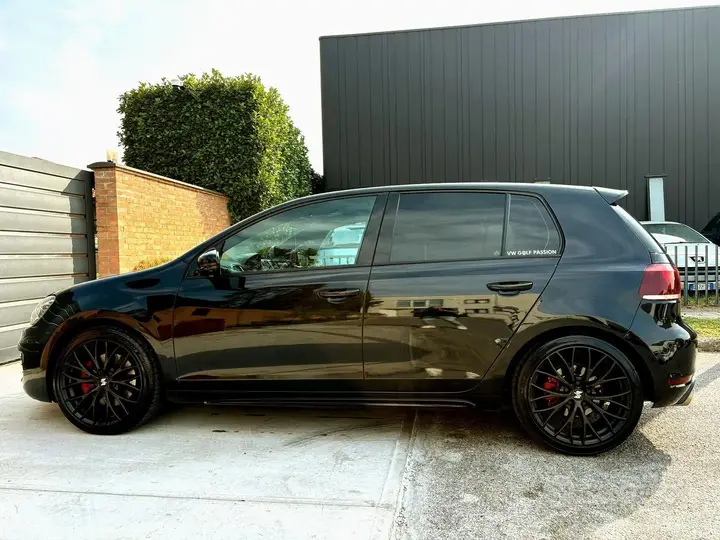 Volkswagen Golf 2011 photo 3