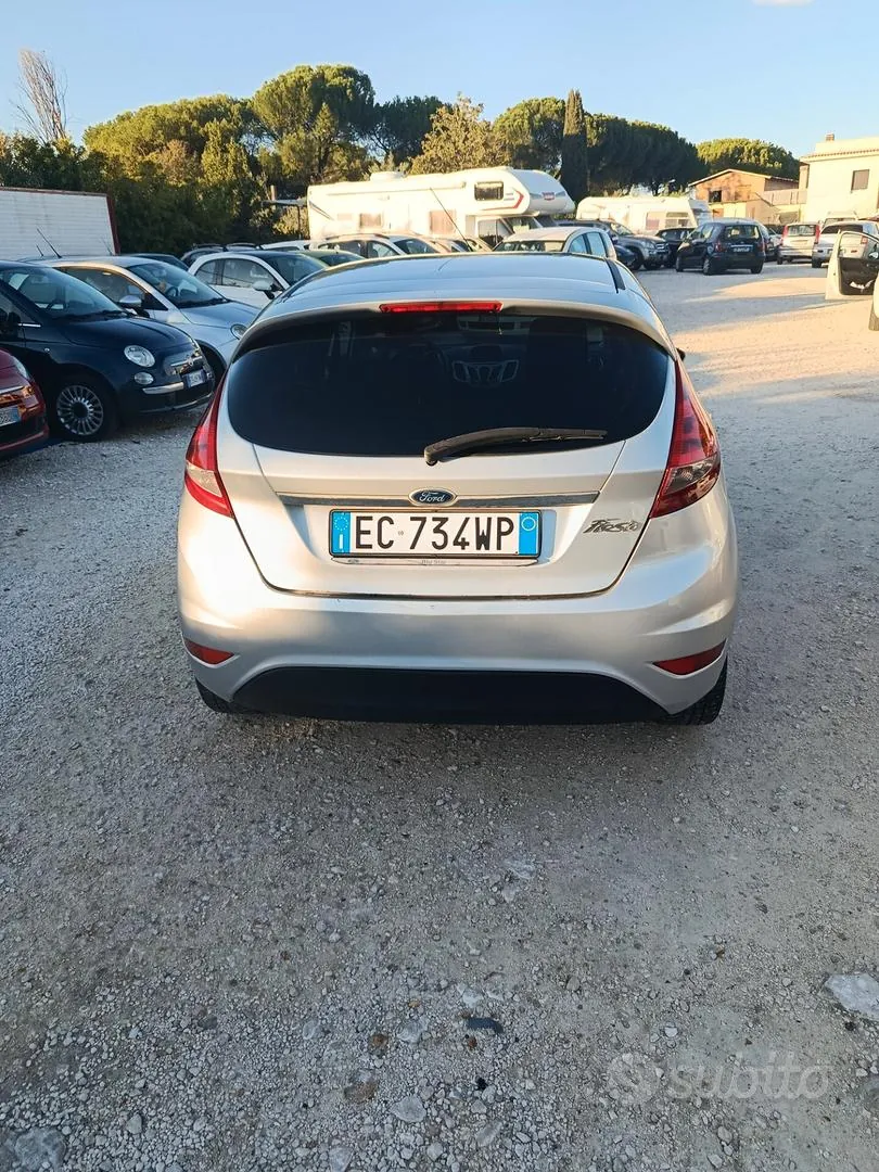 Ford Fiesta 2010 photo 5