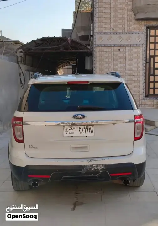 Ford Explorer 2012 photo 2