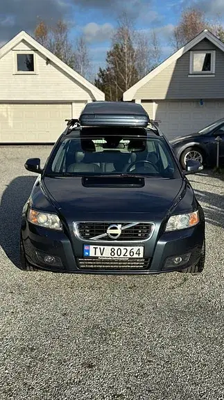 Volvo V50 2011 photo 2