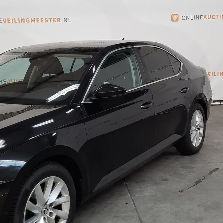 Skoda Superb Combi photo 3