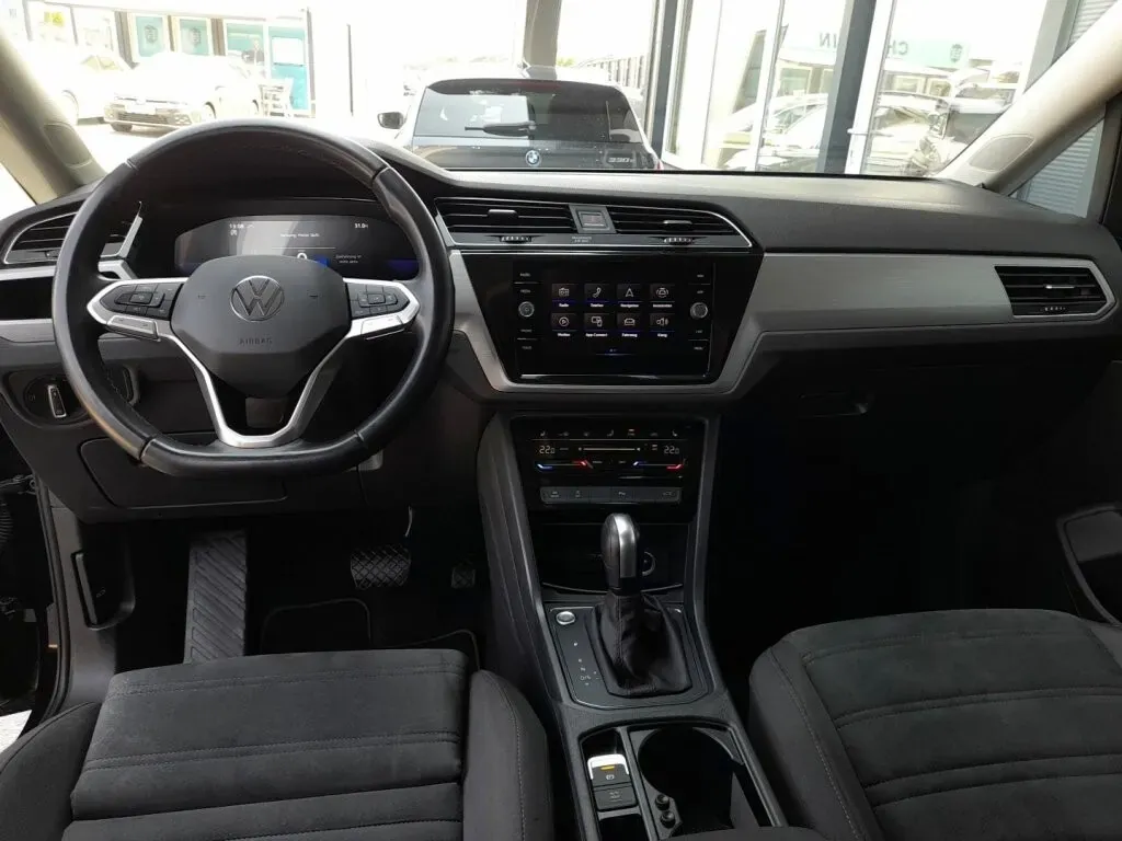 Volkswagen Touran 2023 photo 3
