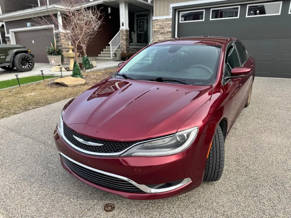 Chrysler 200