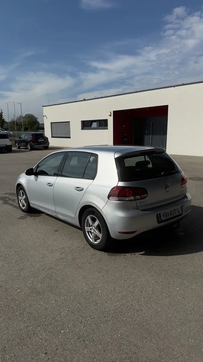 Volkswagen Golf 2012 photo 2