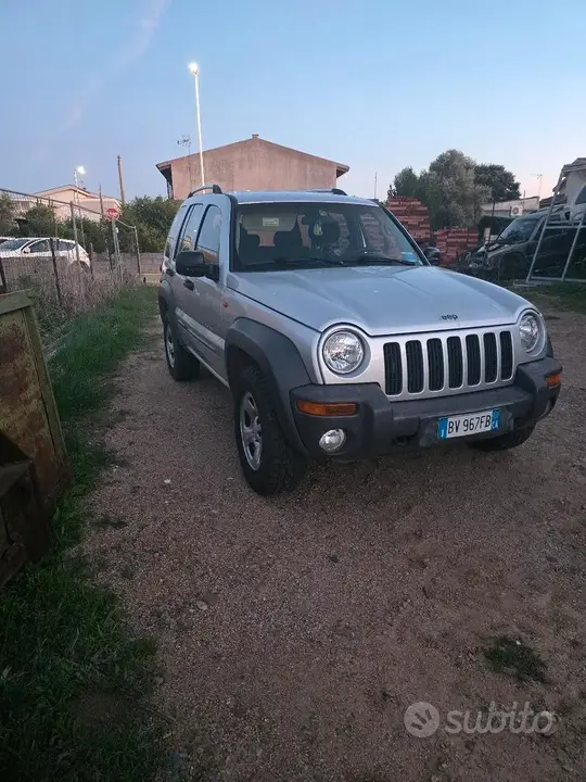 Jeep Cherokee 2002 photo 2