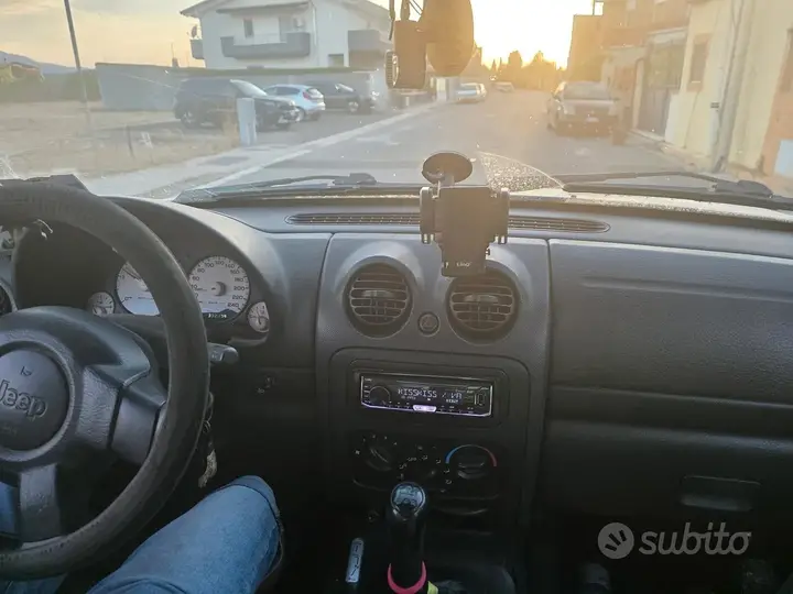Jeep Cherokee 2002 photo 4