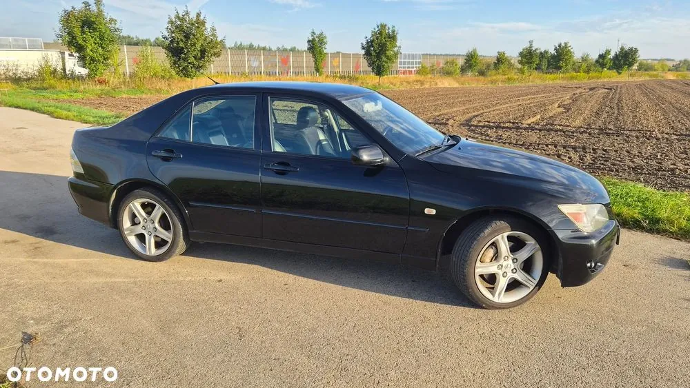 Lexus Is 200