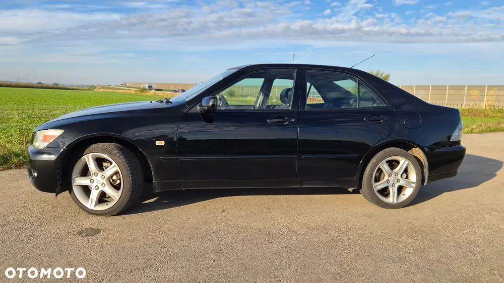 Lexus Is 200 2002 photo 3