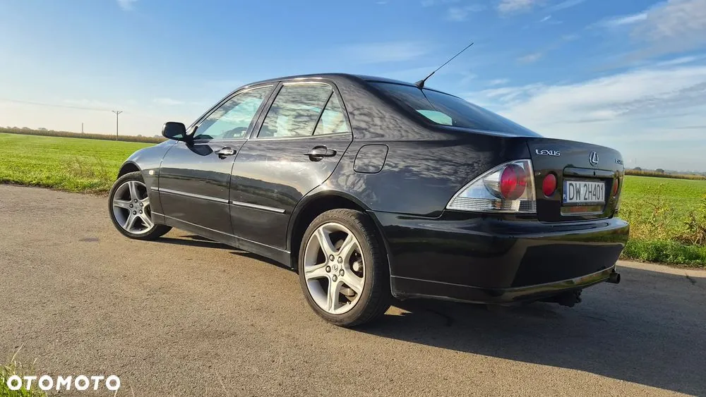 Lexus Is 200 2002 photo 4