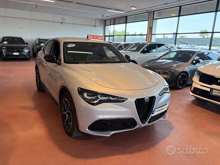 Alfa Romeo Stelvio 2025 photo 2
