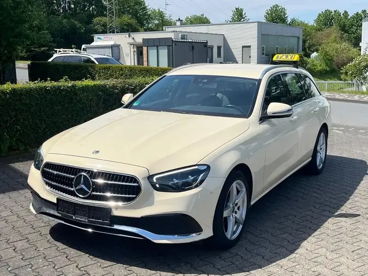 Mercedes-Benz E 200D