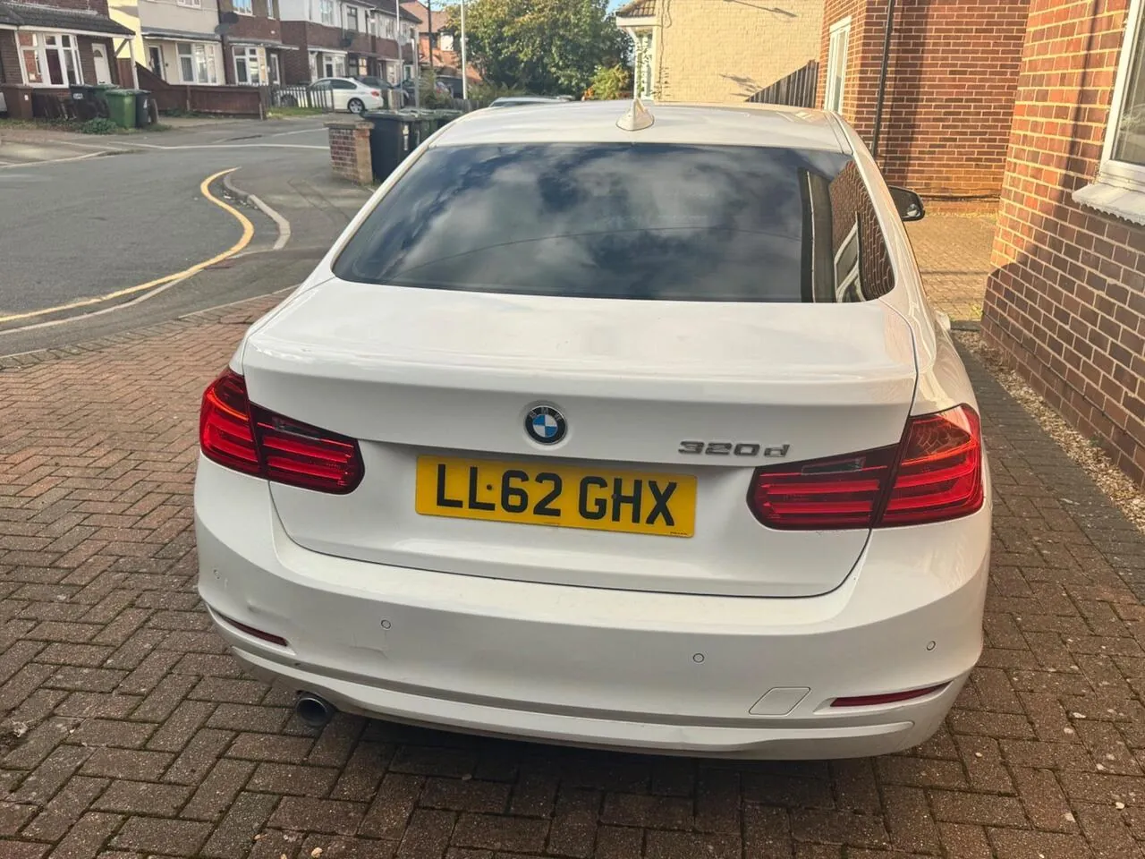BMW 3 Series 2012 photo 2