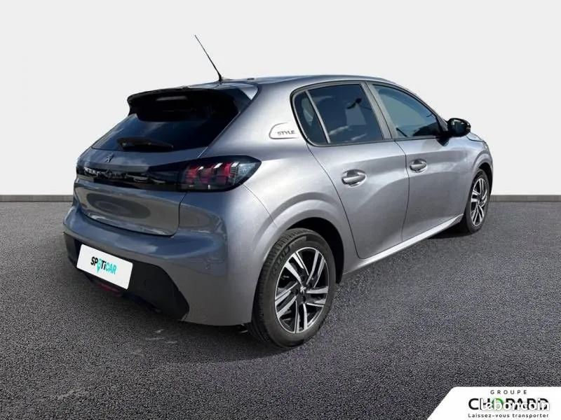 Peugeot 208 2023 photo 3