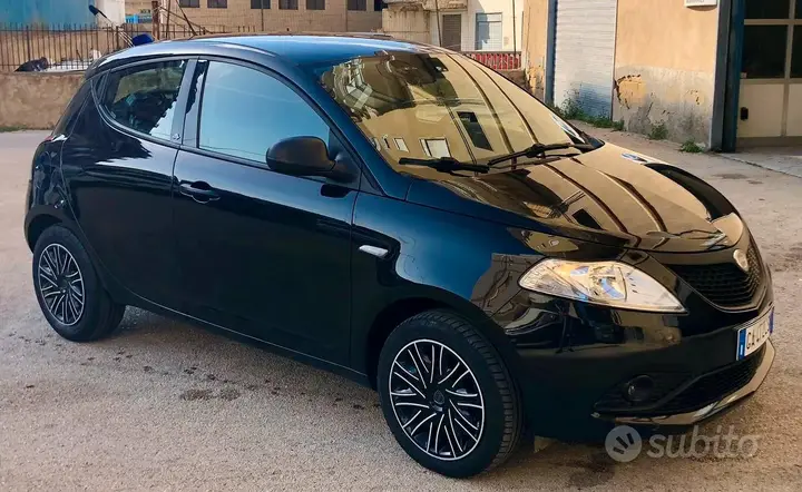 Lancia Ypsilon 2020 photo 2