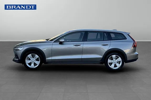 Volvo V60 Cross Country 2022 photo 3